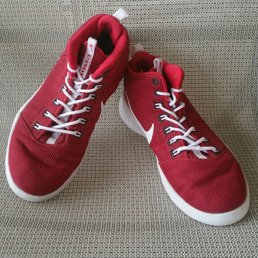 Nike Hyperfr3sh Hi Red Sneakers